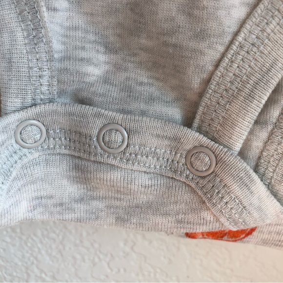 NWT Carter’s Just one You Long sleeve Romper With snap Button Closure 2 pieces - Picture 6 of 8